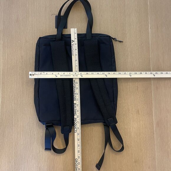 Fabletics Commuter Pack Backpack New - Picture 6 of 6